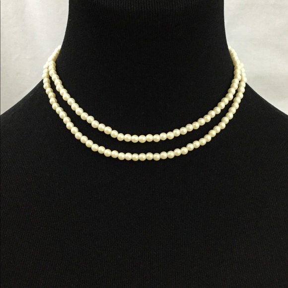 Vintage Signed Avon Faux Pearl Necklace - Picture 4 of 4